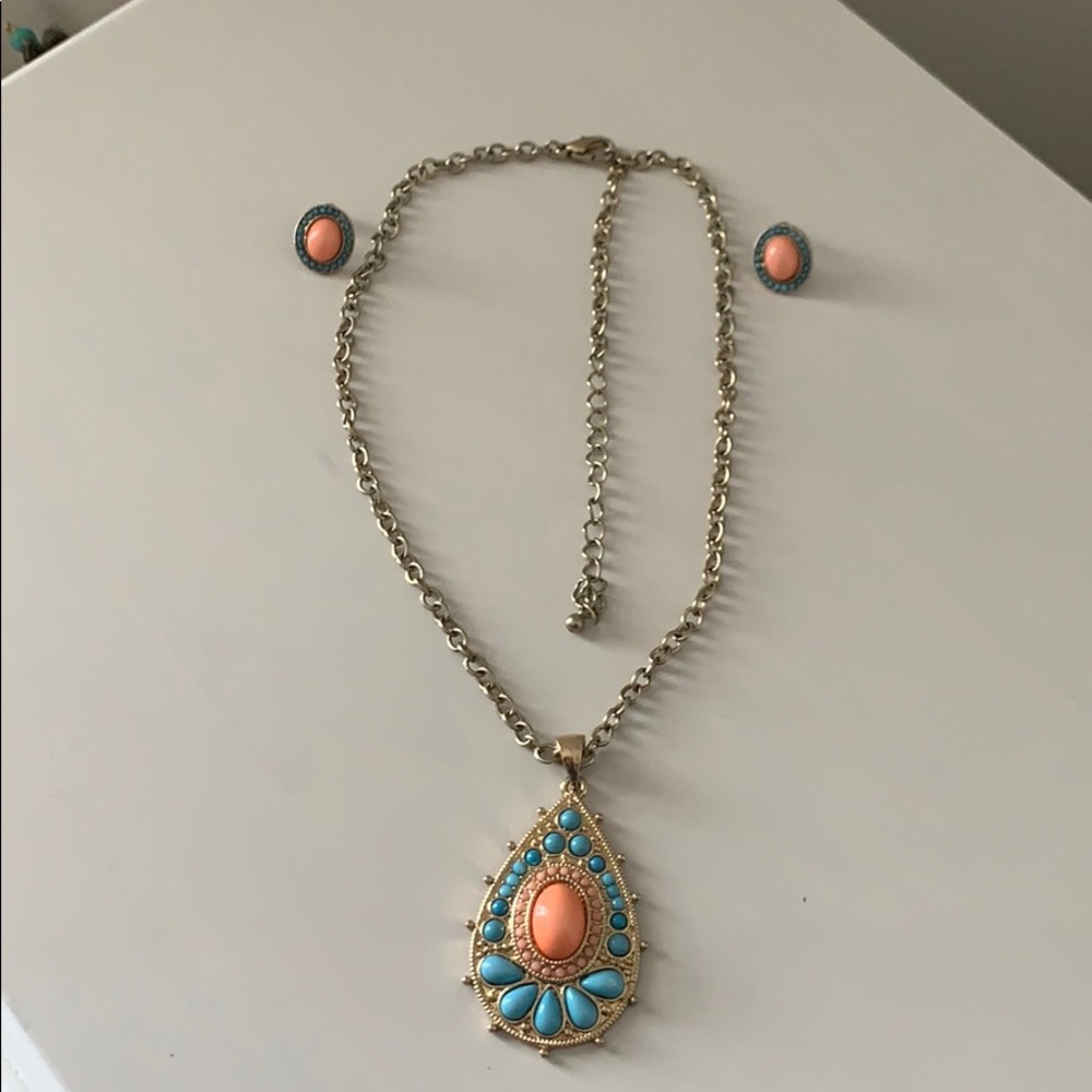 Necklace and earring set